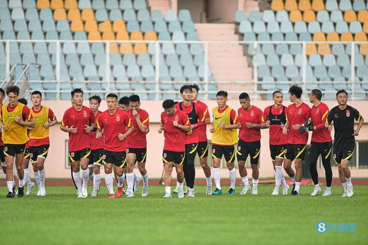 我……贺知秋一下子陷入左右为难的境地。